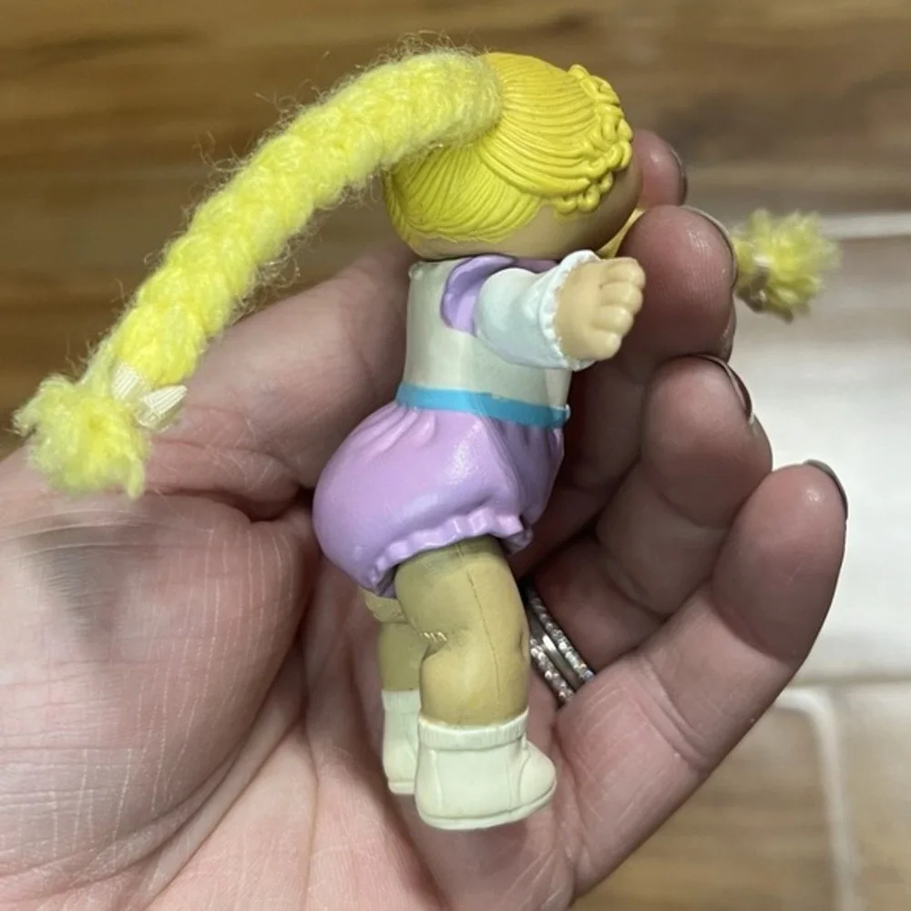 1984 Cabbage Patch Kids GIRL in Romper w/Pink Doll Yellow YARN HAIR‎ 3.5